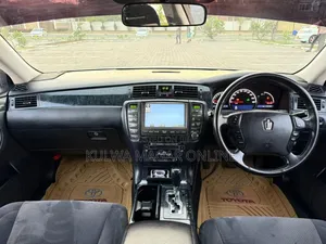Toyota Crown Royale 2005 White