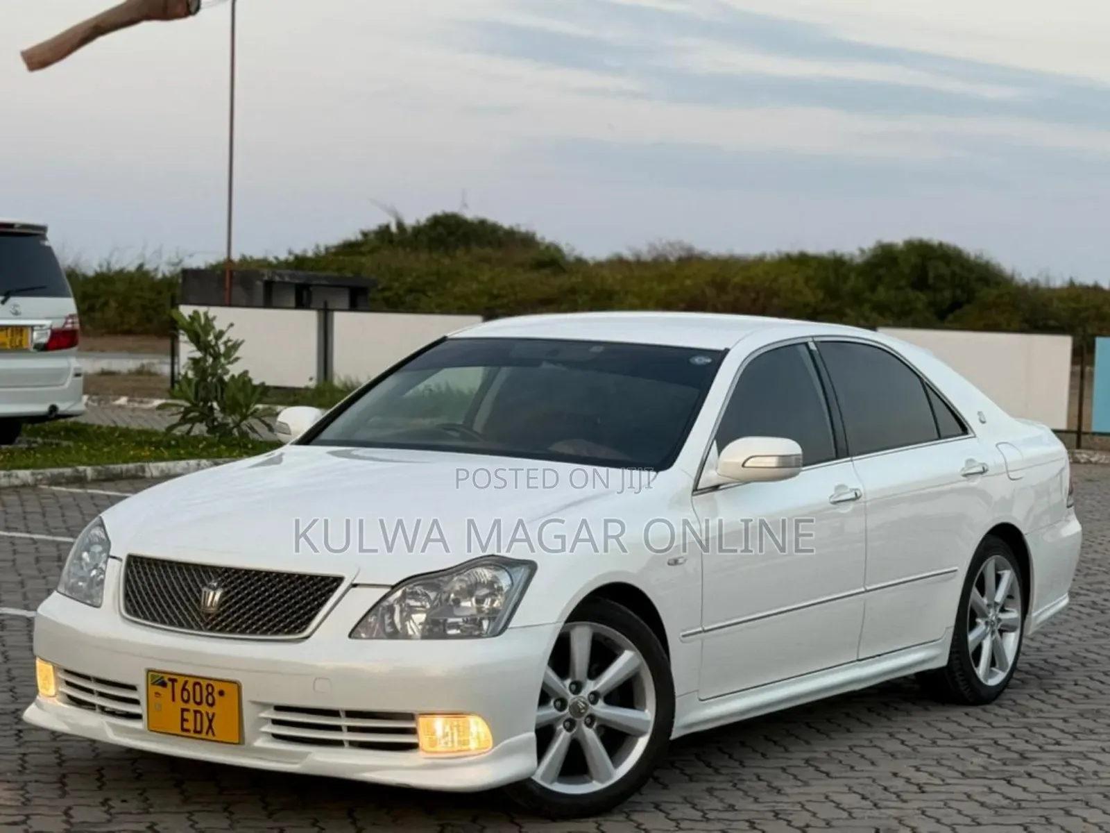 Toyota Crown Royale 2005 White