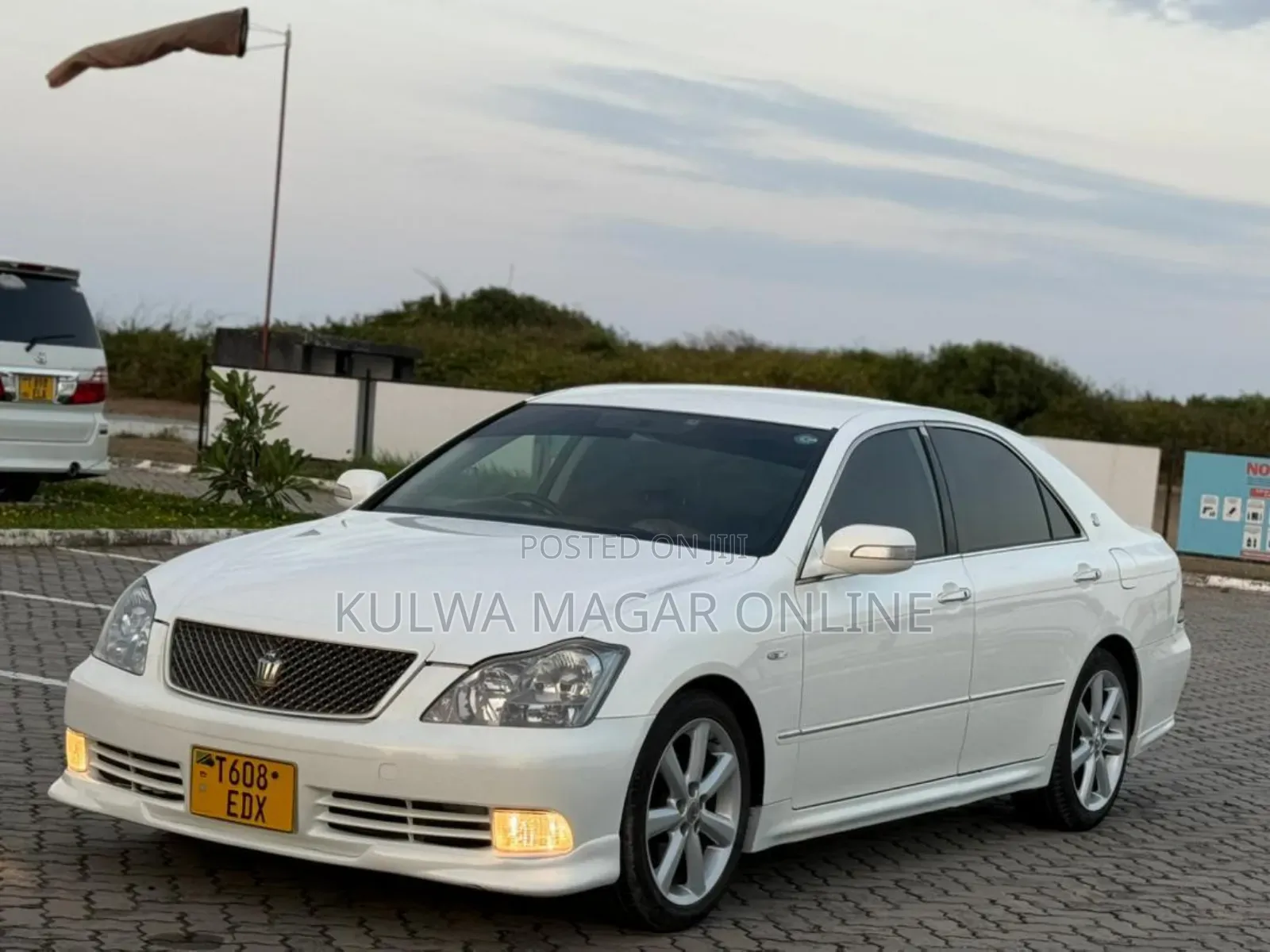 Toyota Crown Royale 2005 White