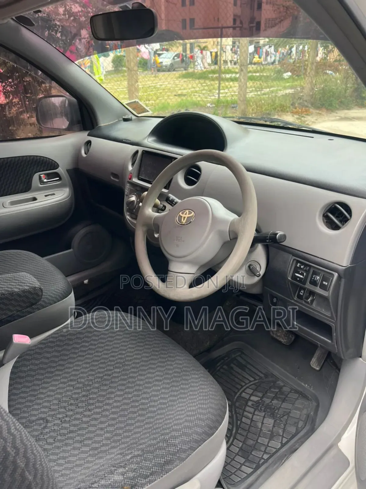 Toyota Sienta 2007 White