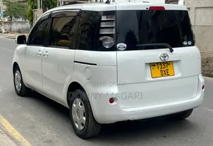 Toyota Sienta 2007 White