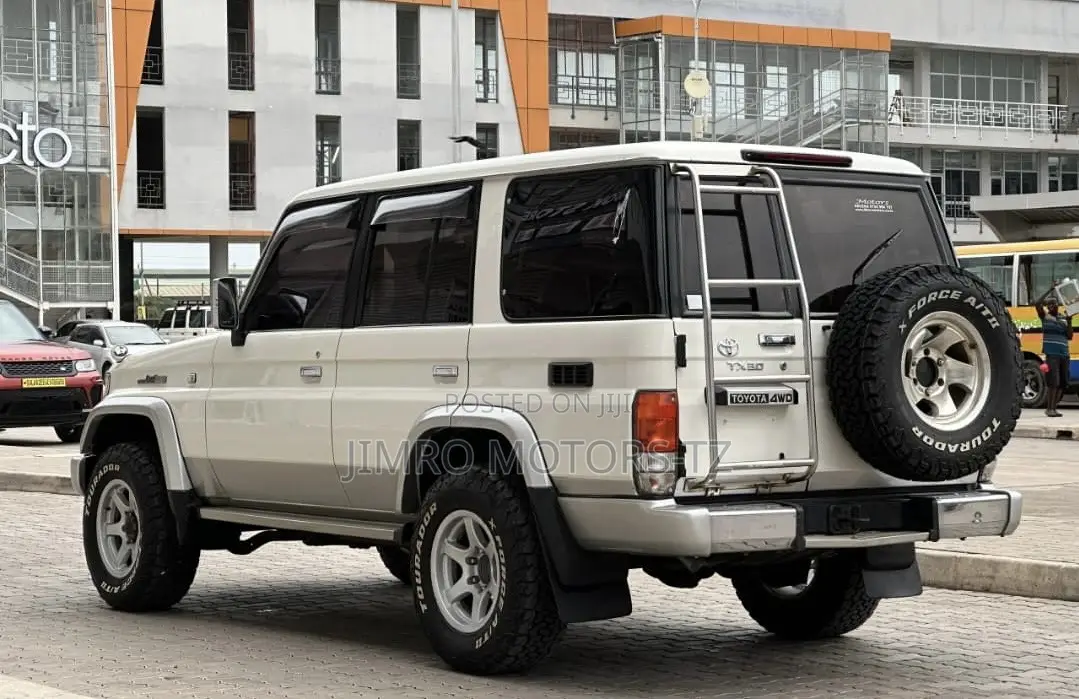 Toyota Land Cruiser Prado 2001 White