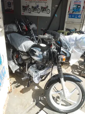 New Bajaj Boxer 2010 Black