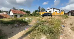 Kiwanja Kinauzwa Makongo CCM
