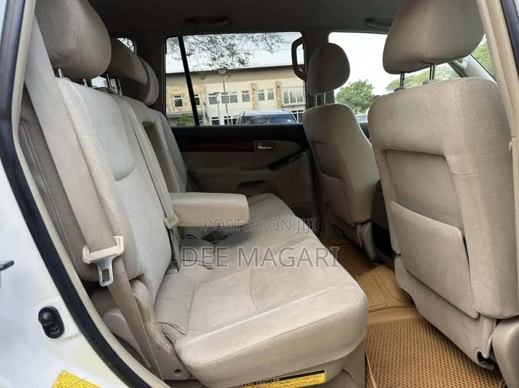 Toyota Land Cruiser Prado 2006 White