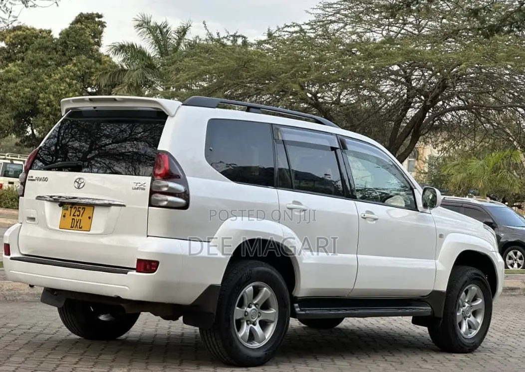 Toyota Land Cruiser Prado 2006 White