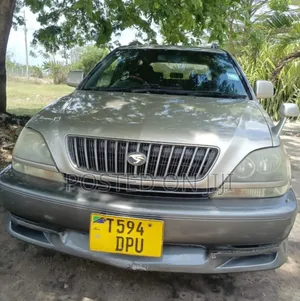 Toyota Harrier 1998 Gold