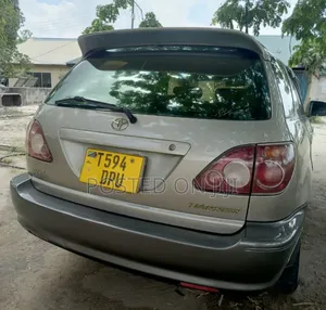 Toyota Harrier 1998 Gold