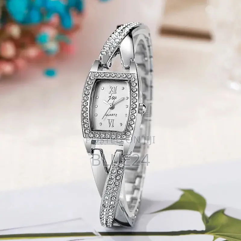 New Bracelet Women Quartz Watch Fashion Diamond Studded Women's Gift