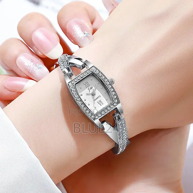 New Bracelet Women Quartz Watch Fashion Diamond Studded Women's Gift