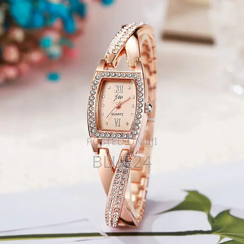 New Bracelet Women Quartz Watch Fashion Diamond Studded Women's Gift