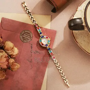 1pc Women Retro Quartz Watch Elegant Ladies-Style Colorful Diamond