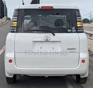 Toyota Sienta 2005 White