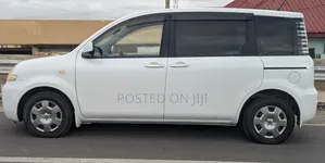 Toyota Sienta 2005 White