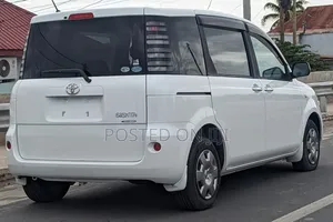 Toyota Sienta 2005 White