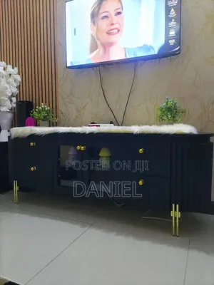 Tv Stand Ya Kisasa Futi 6 Black Color