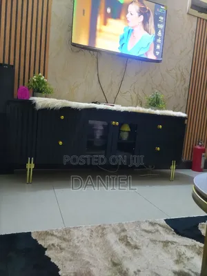 Tv Stand Ya Kisasa Futi 6 Black Color