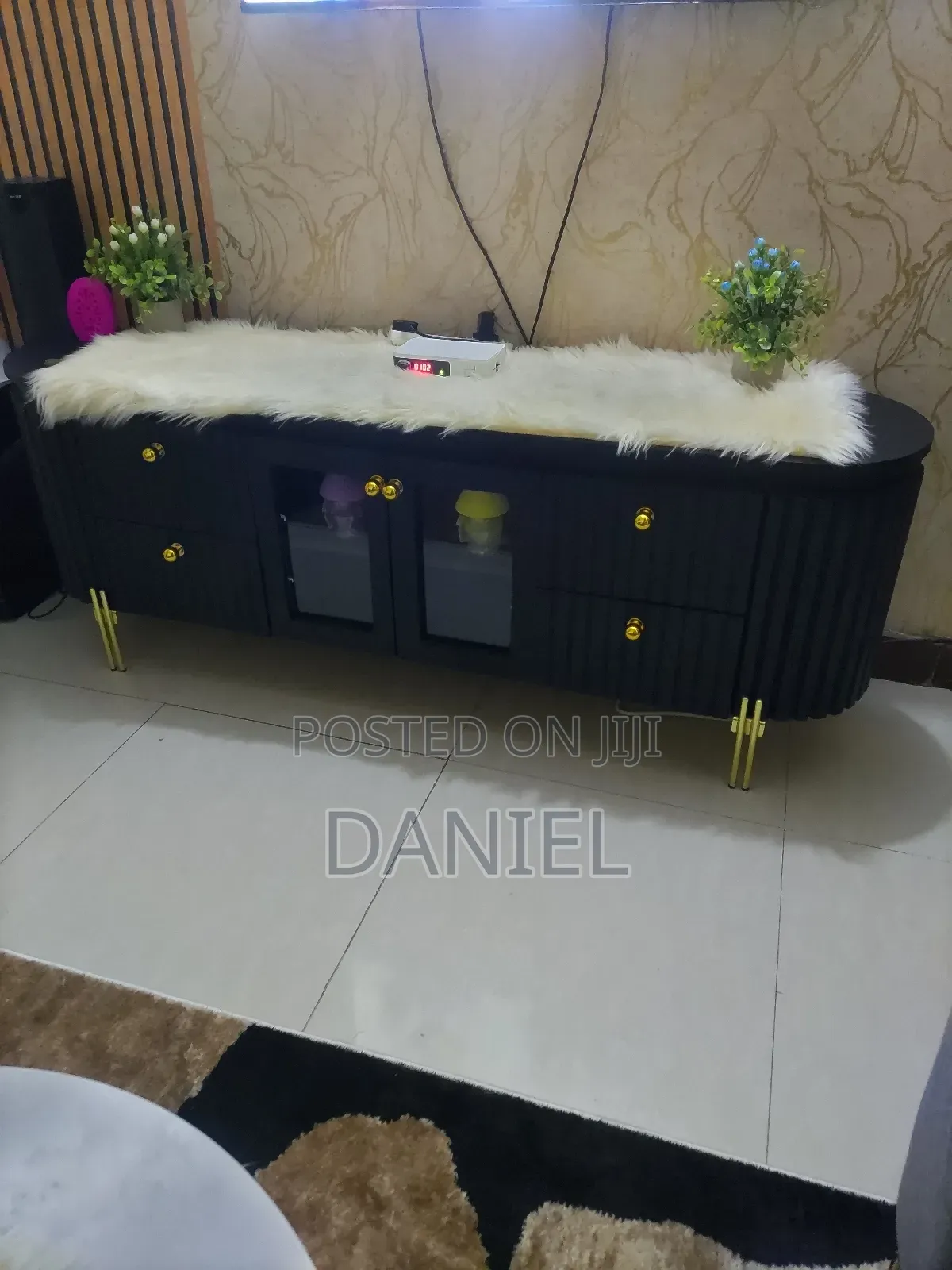 Tv Stand Ya Kisasa Futi 6 Black Color