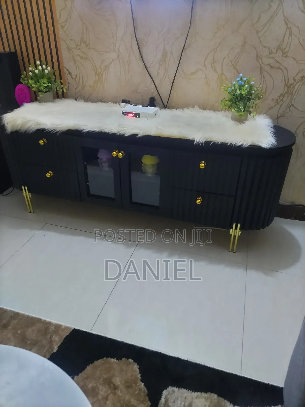 Tv Stand Ya Kisasa Futi 6 Black Color