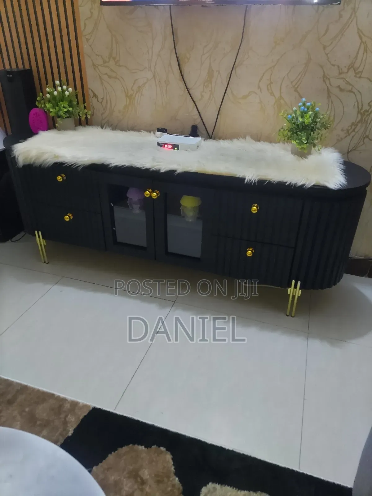 Tv Stand Ya Kisasa Futi 6 Black Color