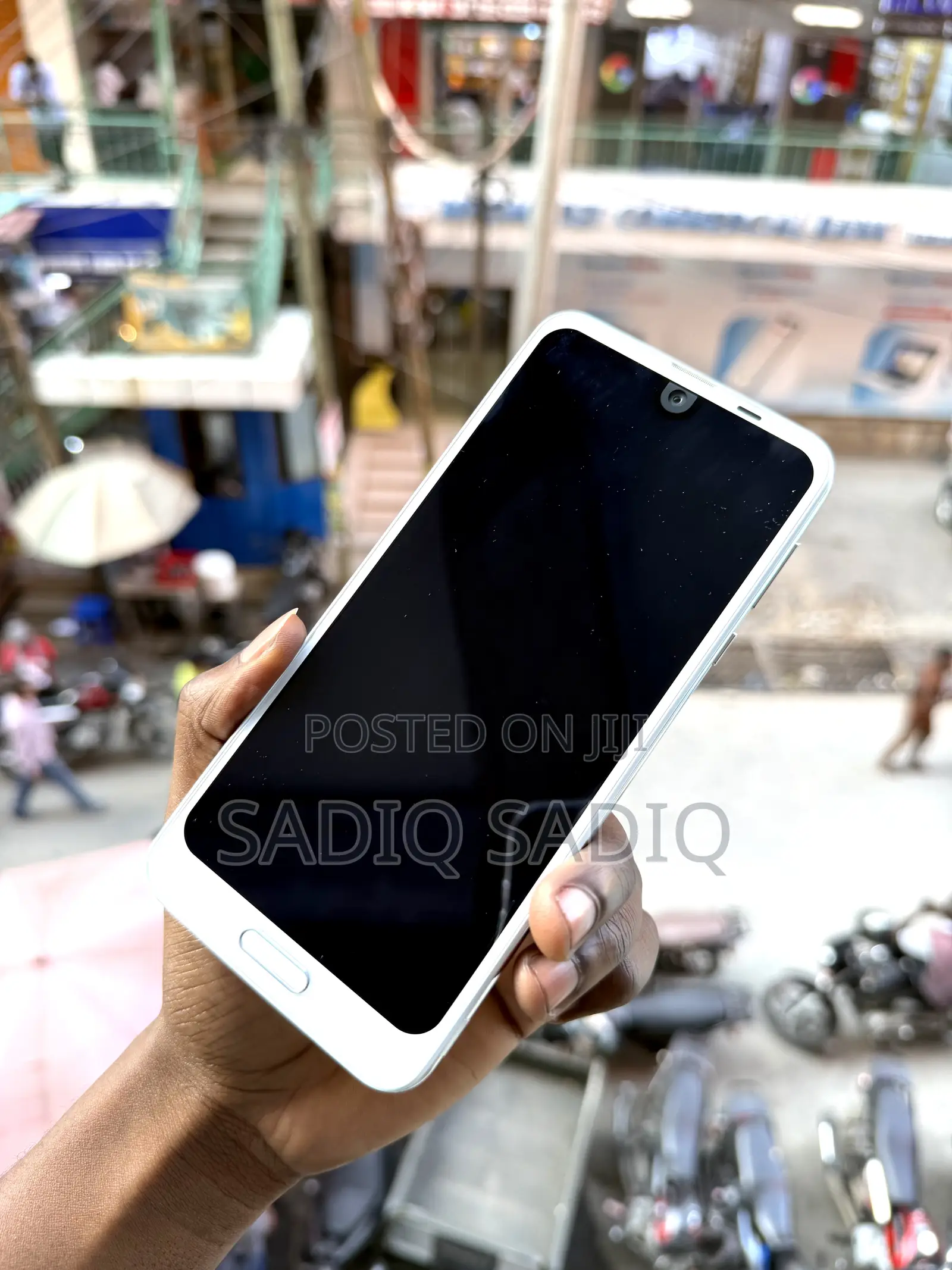 Sharp Aquos R2 64 GB White