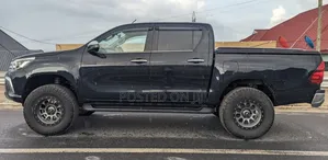 Toyota Hilux 2018 Black