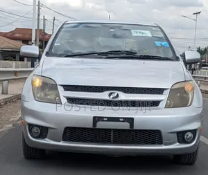 Toyota IST 2005 Silver