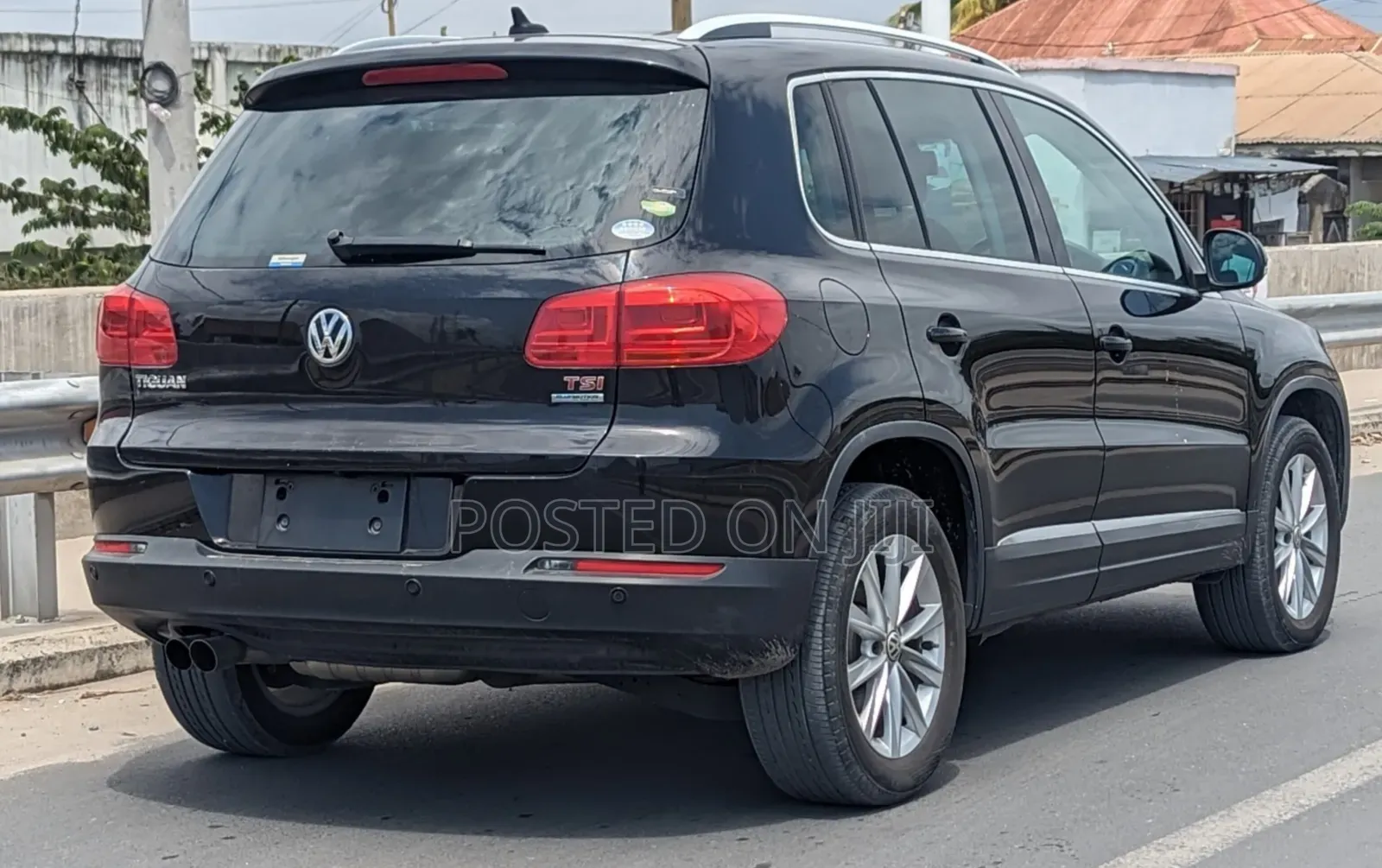 Volkswagen Tiguan 2011 Black