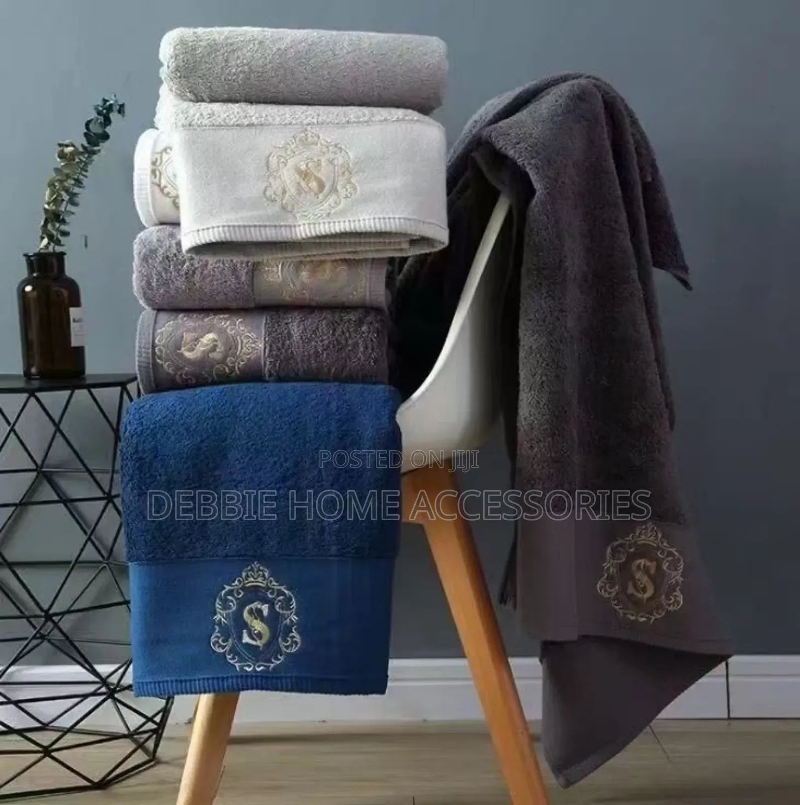 Stack of Towels (S-Towel Size 80*160cm)