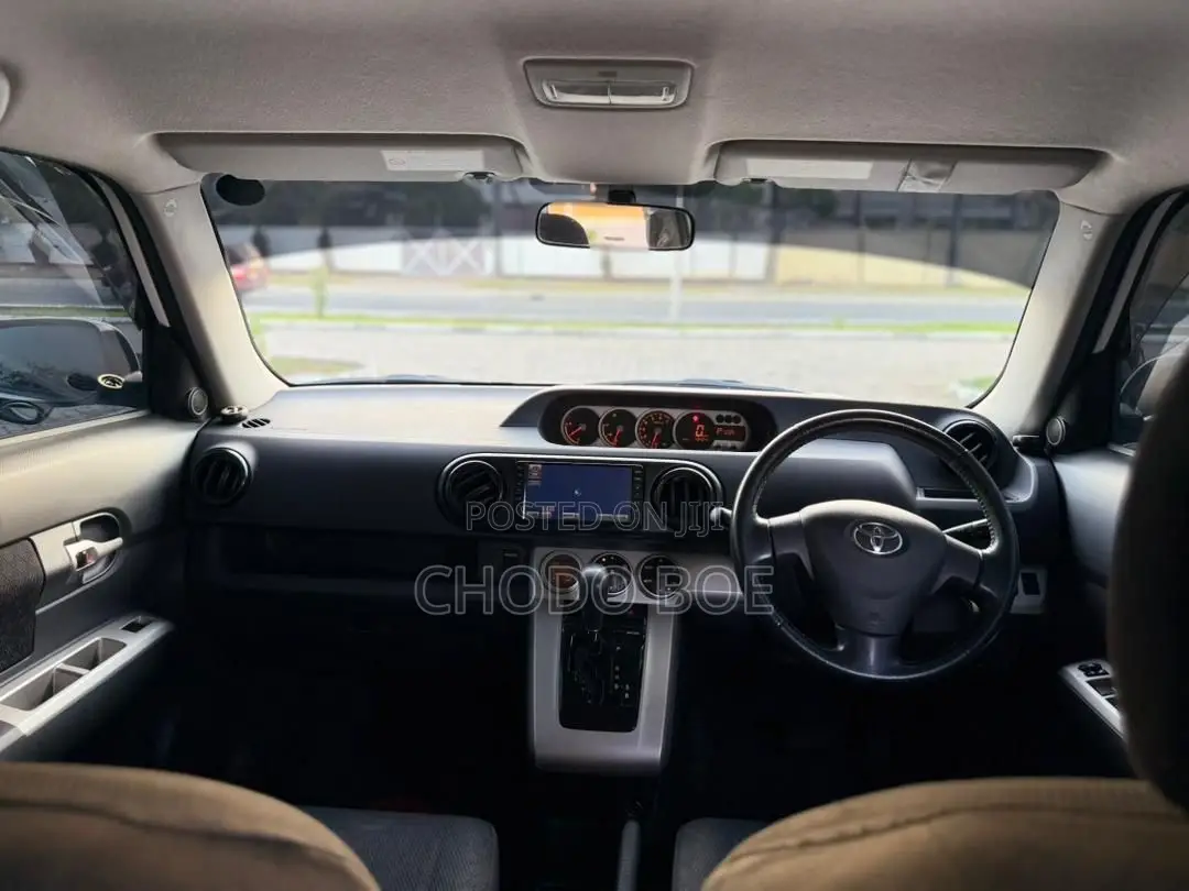 Toyota Corolla Rumion 2010 White