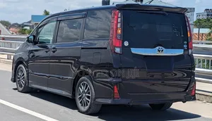 Toyota Noah 2016 Purple
