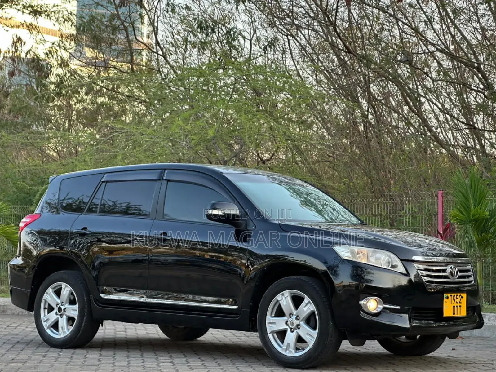 Toyota Vanguard 2011 Black