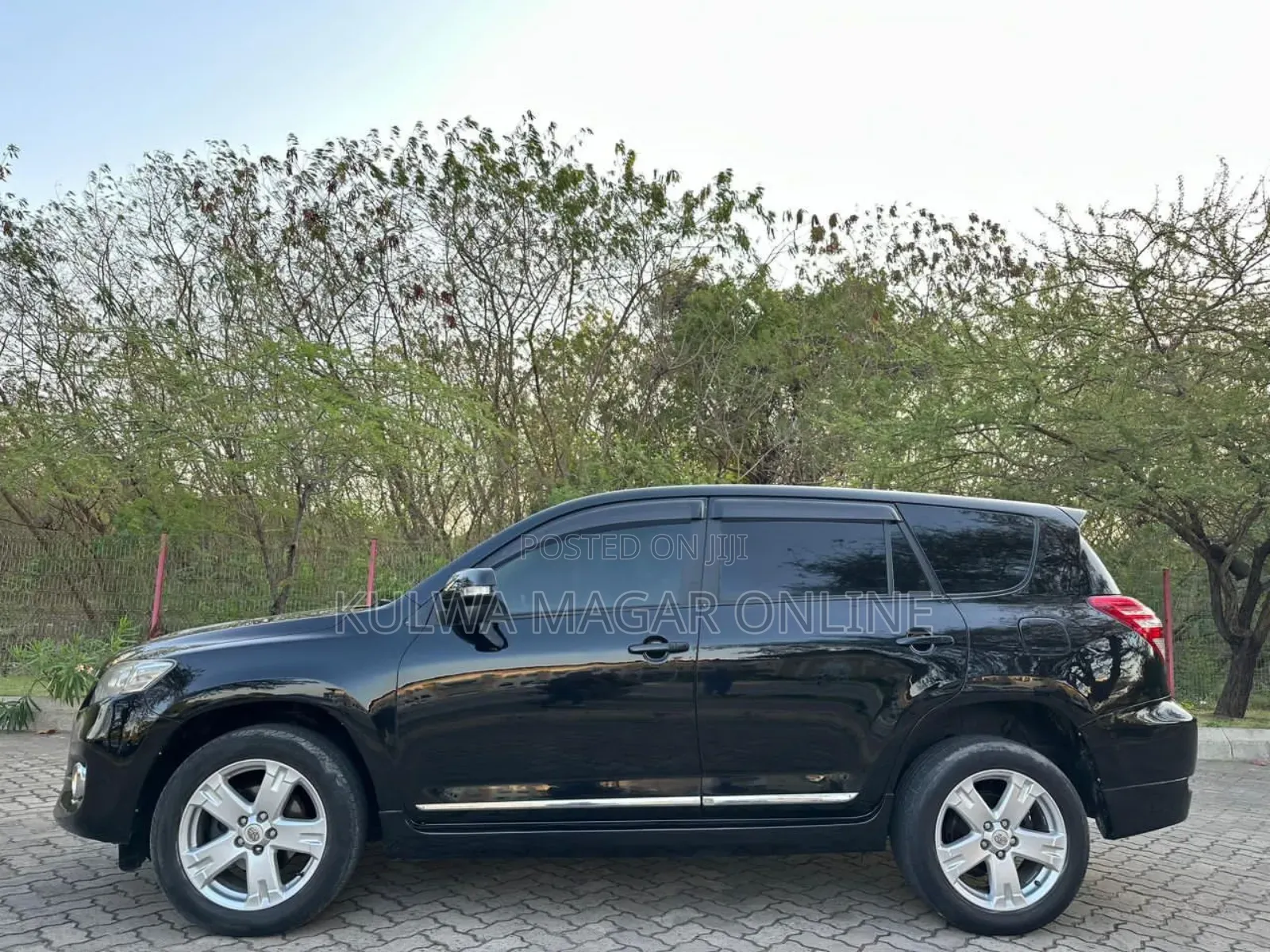 Toyota Vanguard 2011 Black