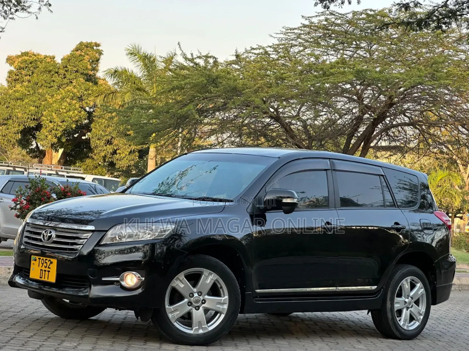Toyota Vanguard 2011 Black