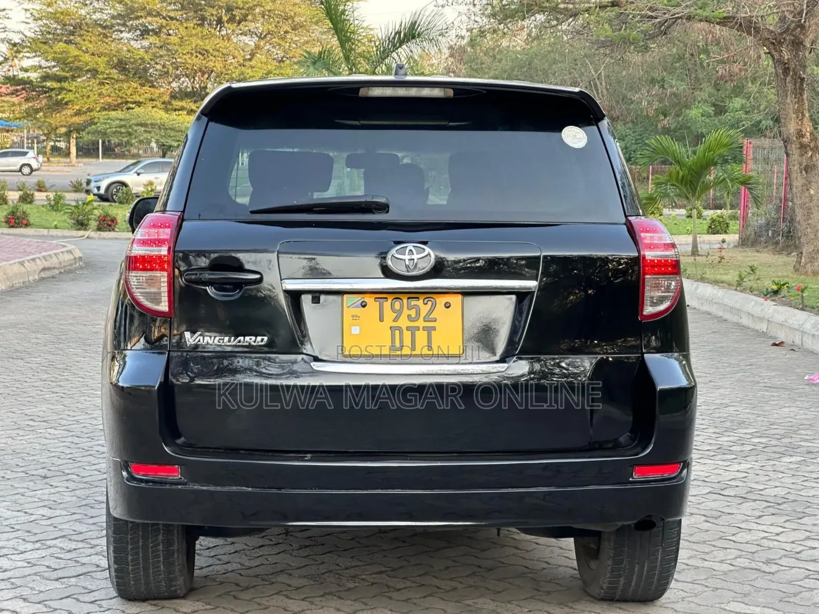 Toyota Vanguard 2011 Black