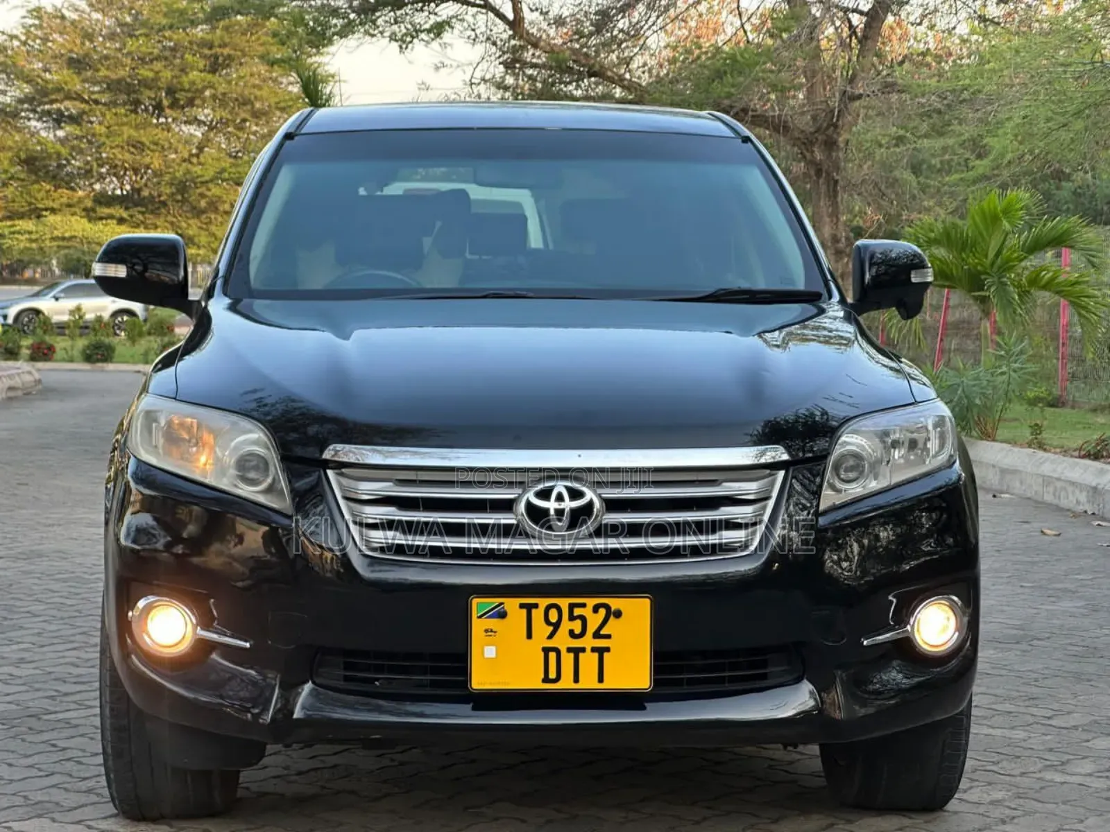 Toyota Vanguard 2011 Black
