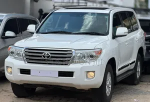Toyota Land Cruiser 2015 White