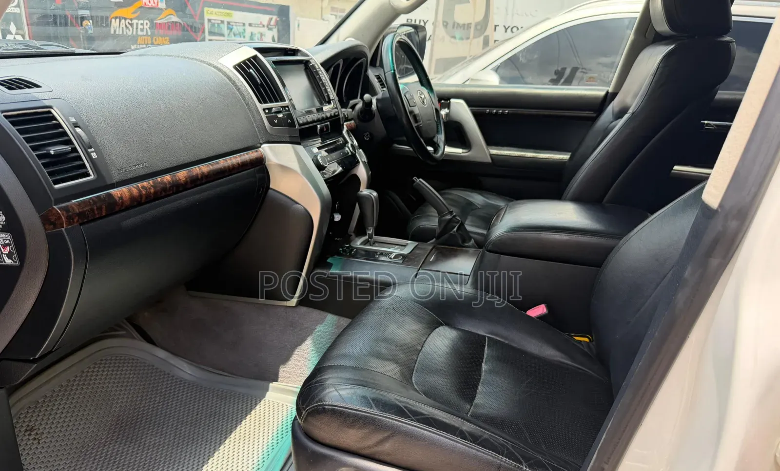Toyota Land Cruiser 2015 White