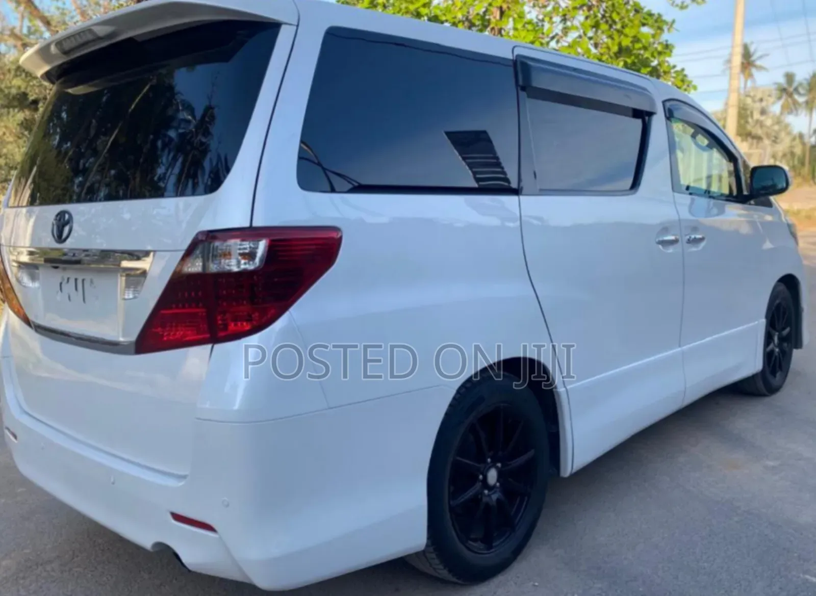 Toyota Alphard 2009 White
