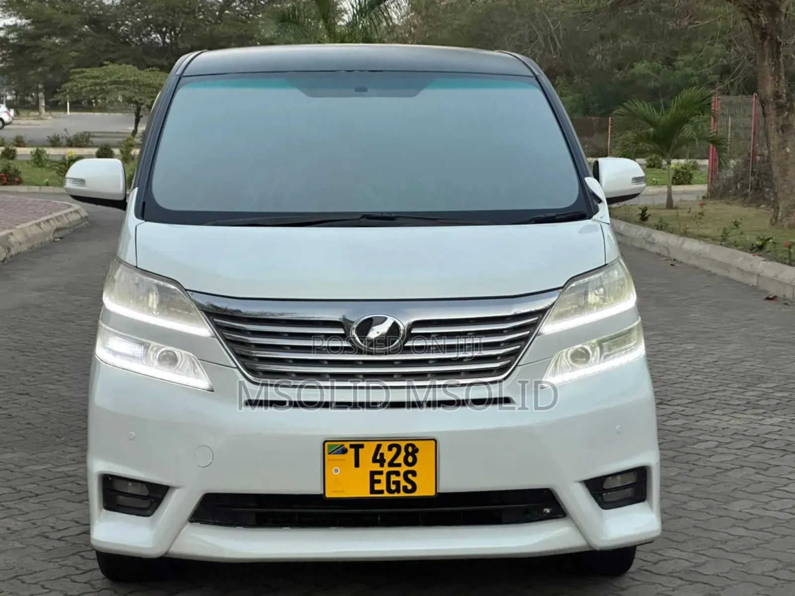 Toyota Vellfire 2008 White