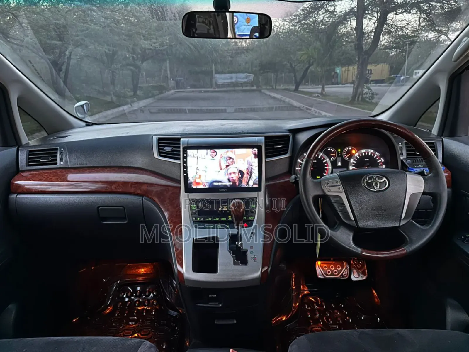 Toyota Vellfire 2008 White