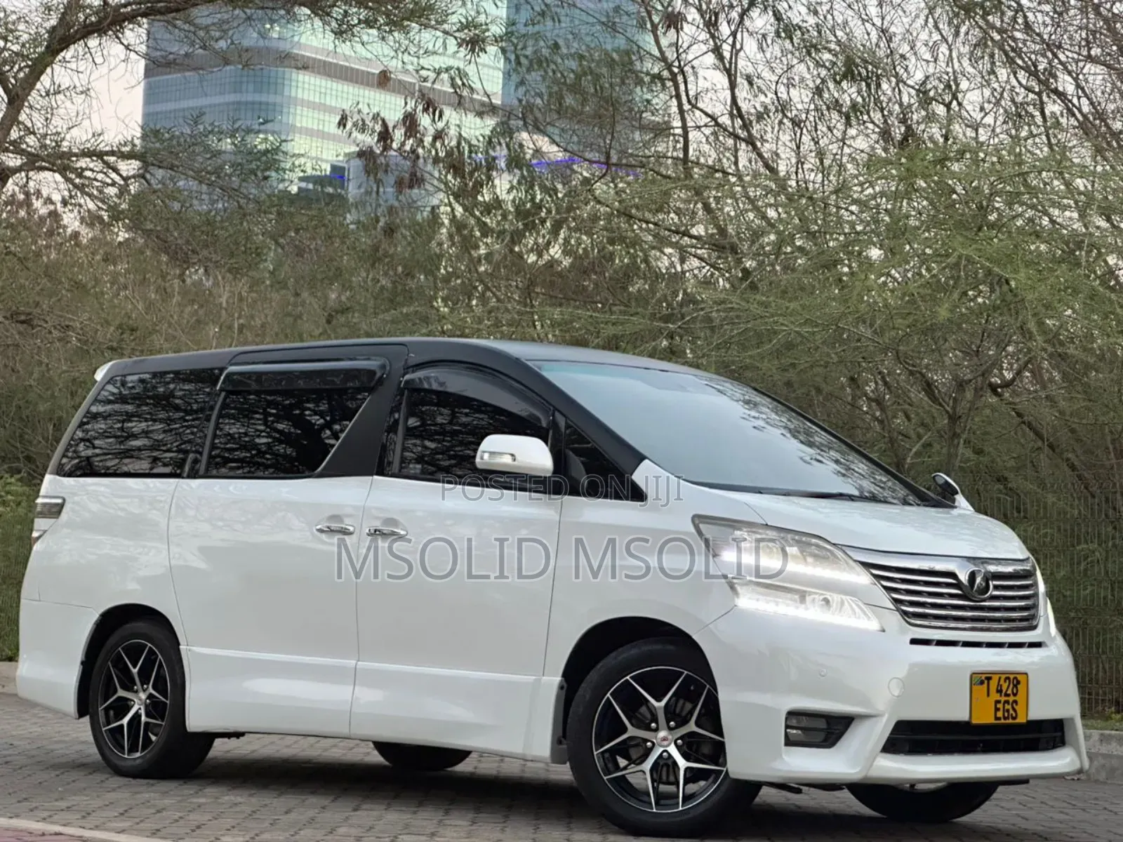 Toyota Vellfire 2008 White