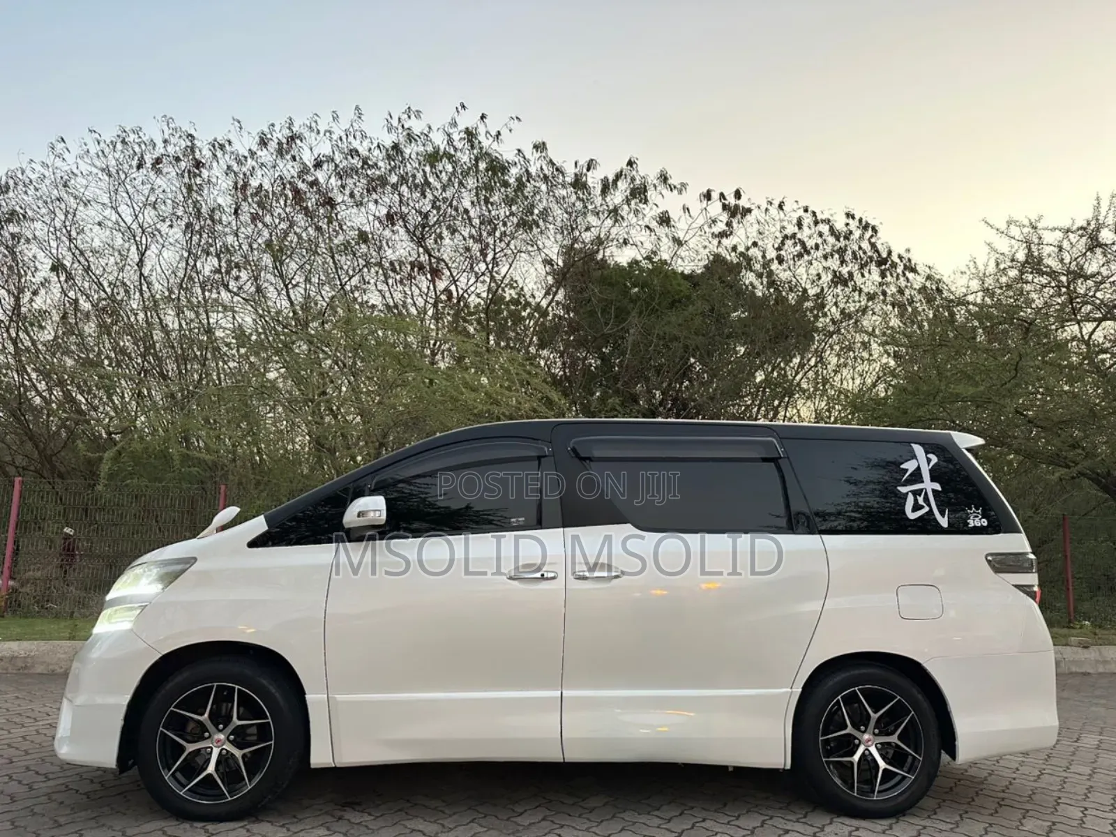 Toyota Vellfire 2008 White