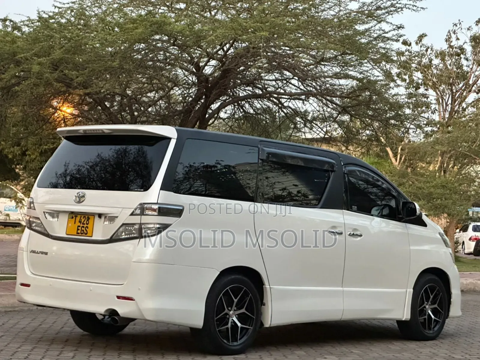 Toyota Vellfire 2008 White