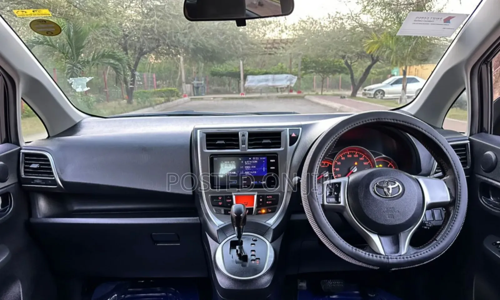 Toyota Ractis 2010 Black