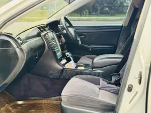 Toyota Crown 2004 Pearl