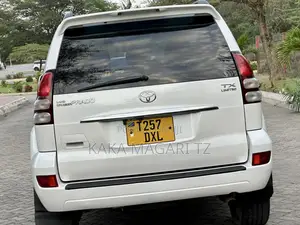 Toyota Land Cruiser Prado 2006 White