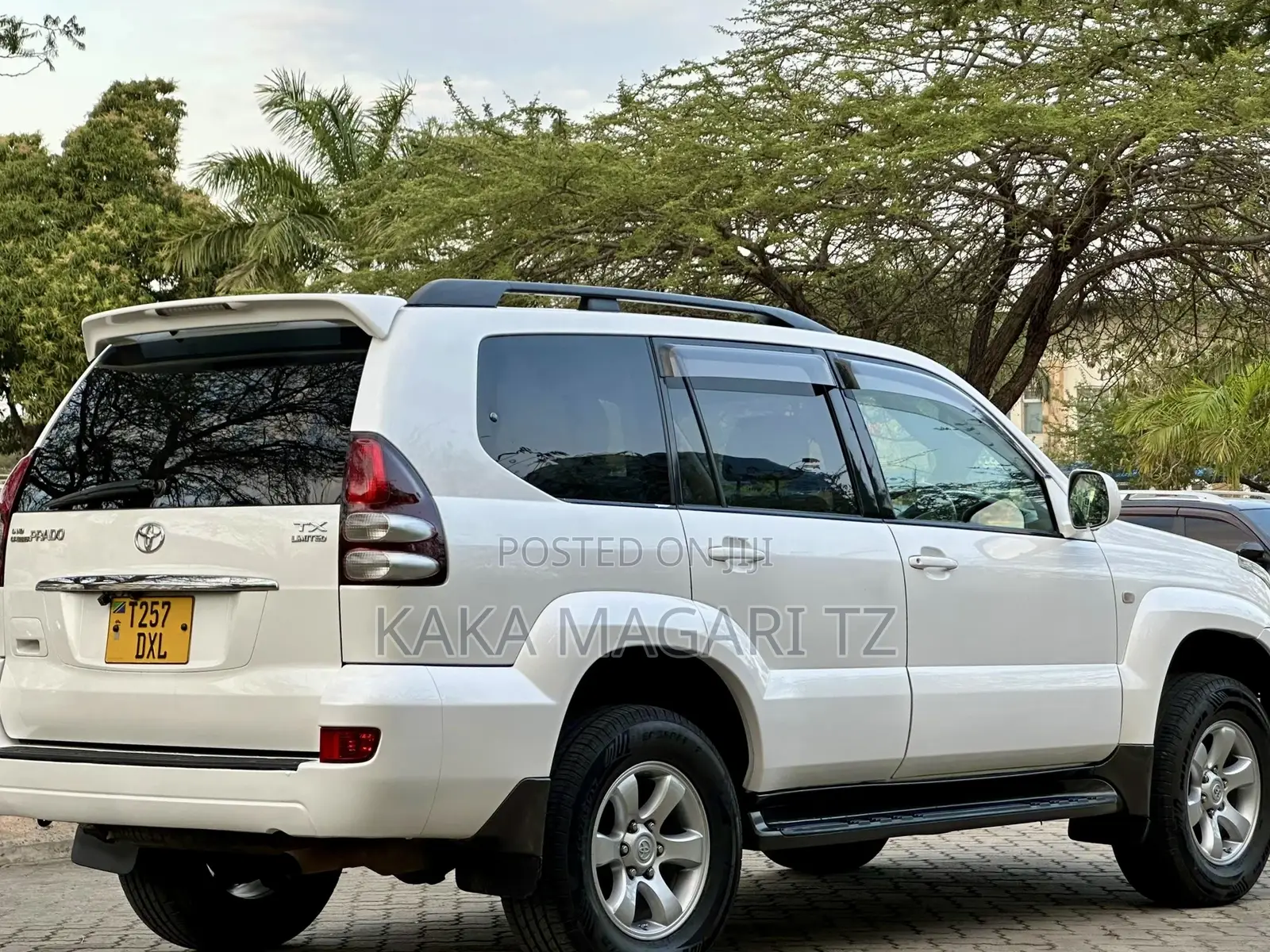 Toyota Land Cruiser Prado 2006 White