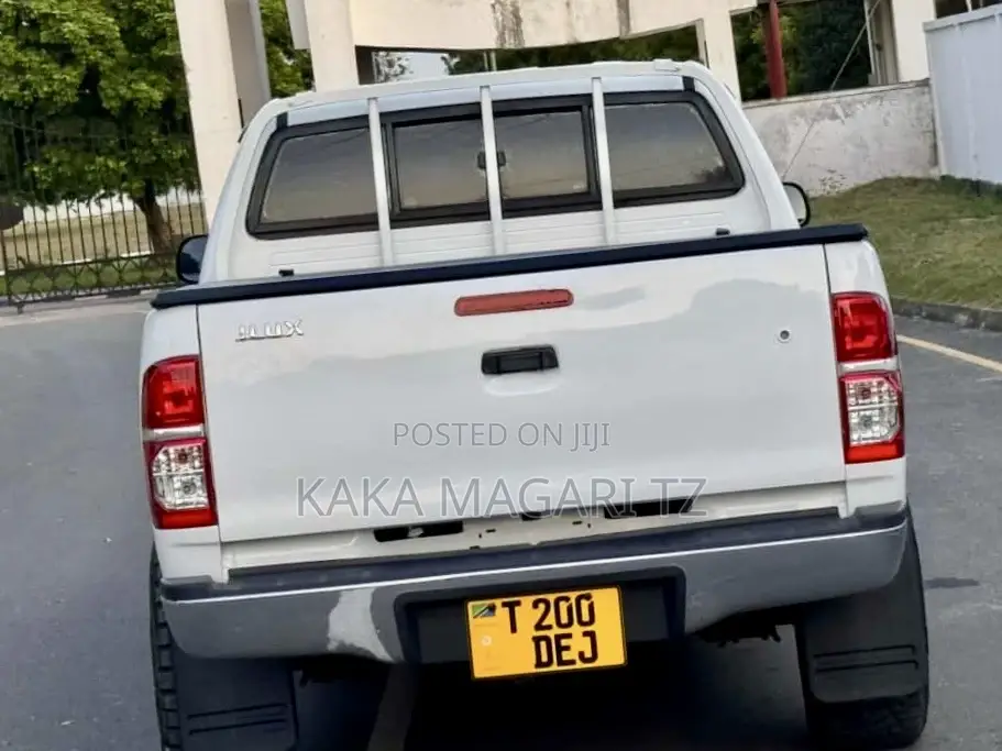Toyota Hilux 2008 White