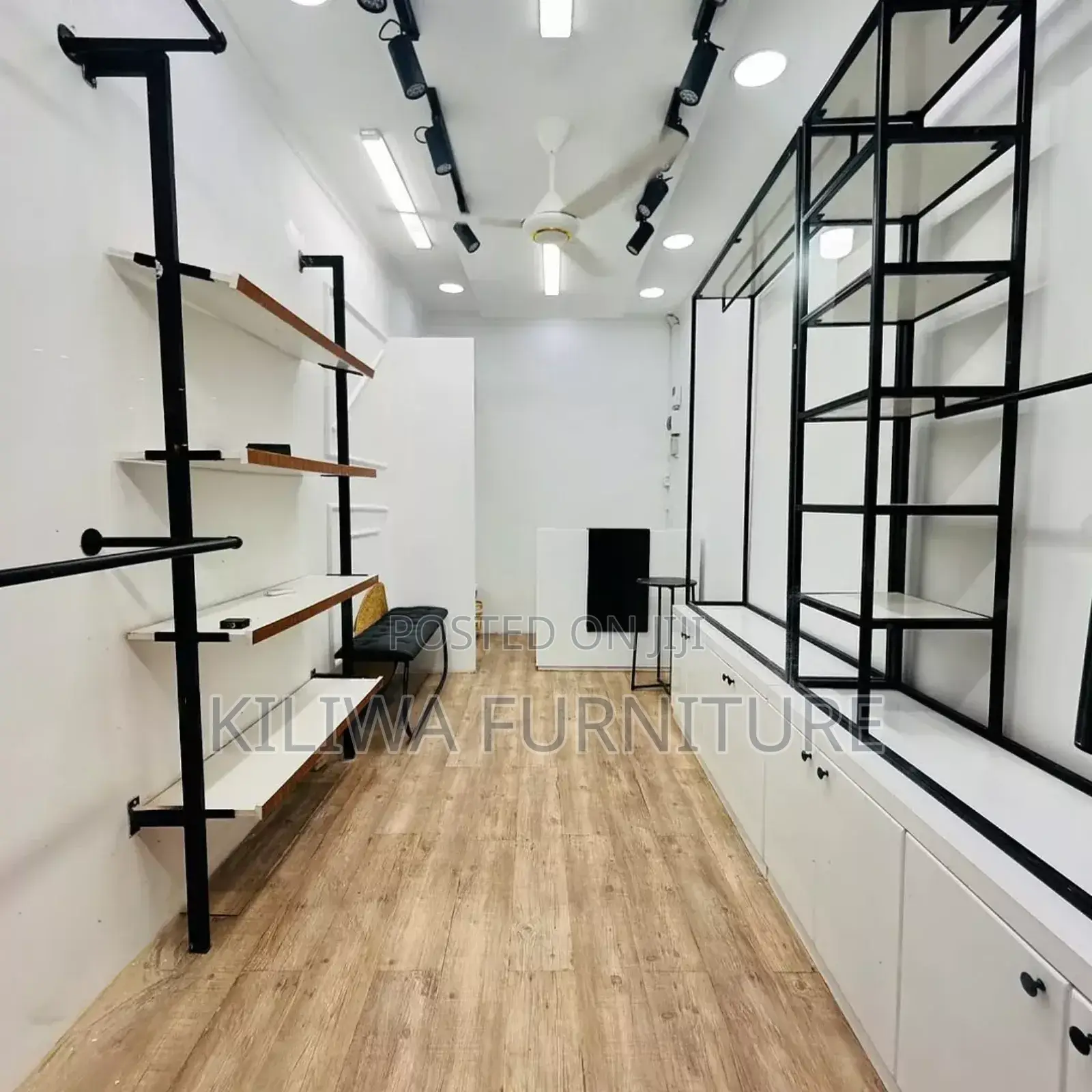 Shelves Za Nguo Imara